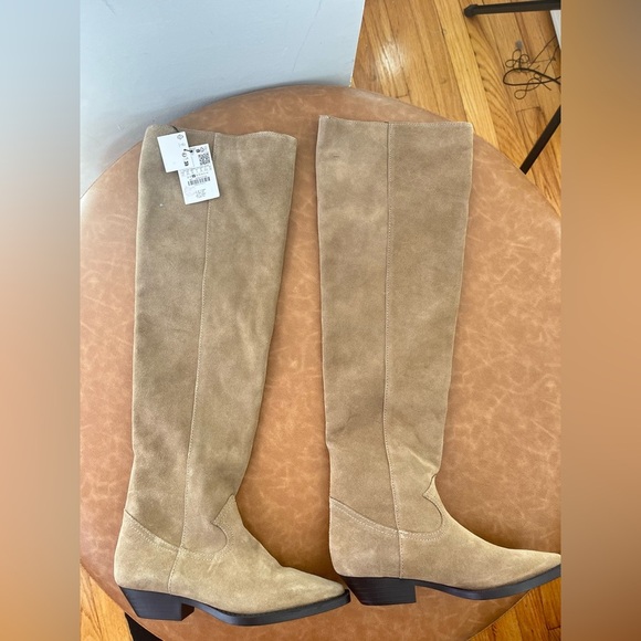 NWT ZARA 100% COW Leather COWBOY BOOTS SIZE USA 6.5 and EUR 37
🚨FIRM PRICE - Picture 13 of 15